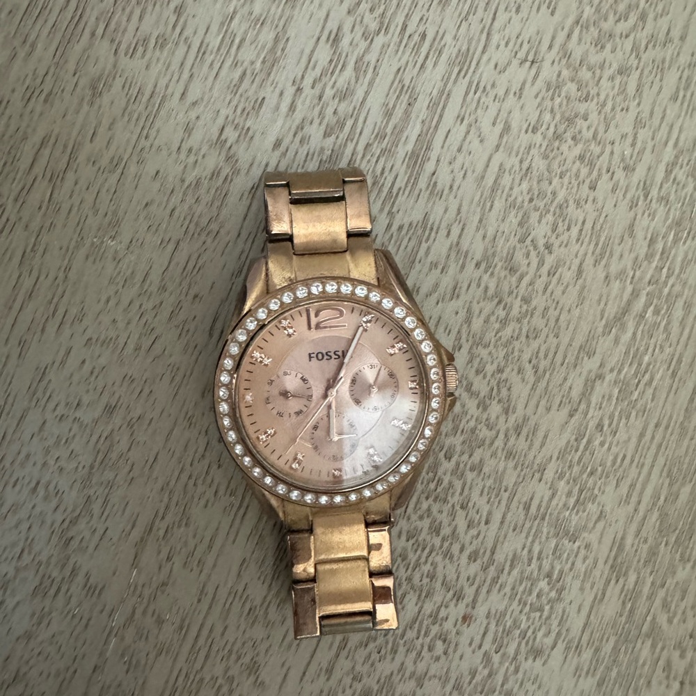 Fossil watch gold